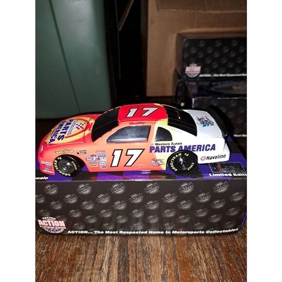 Vintage 96 Action Platinum Collectibles Darrell Waltrip Die Cast Nascar Race Car - Picture 2 of 9